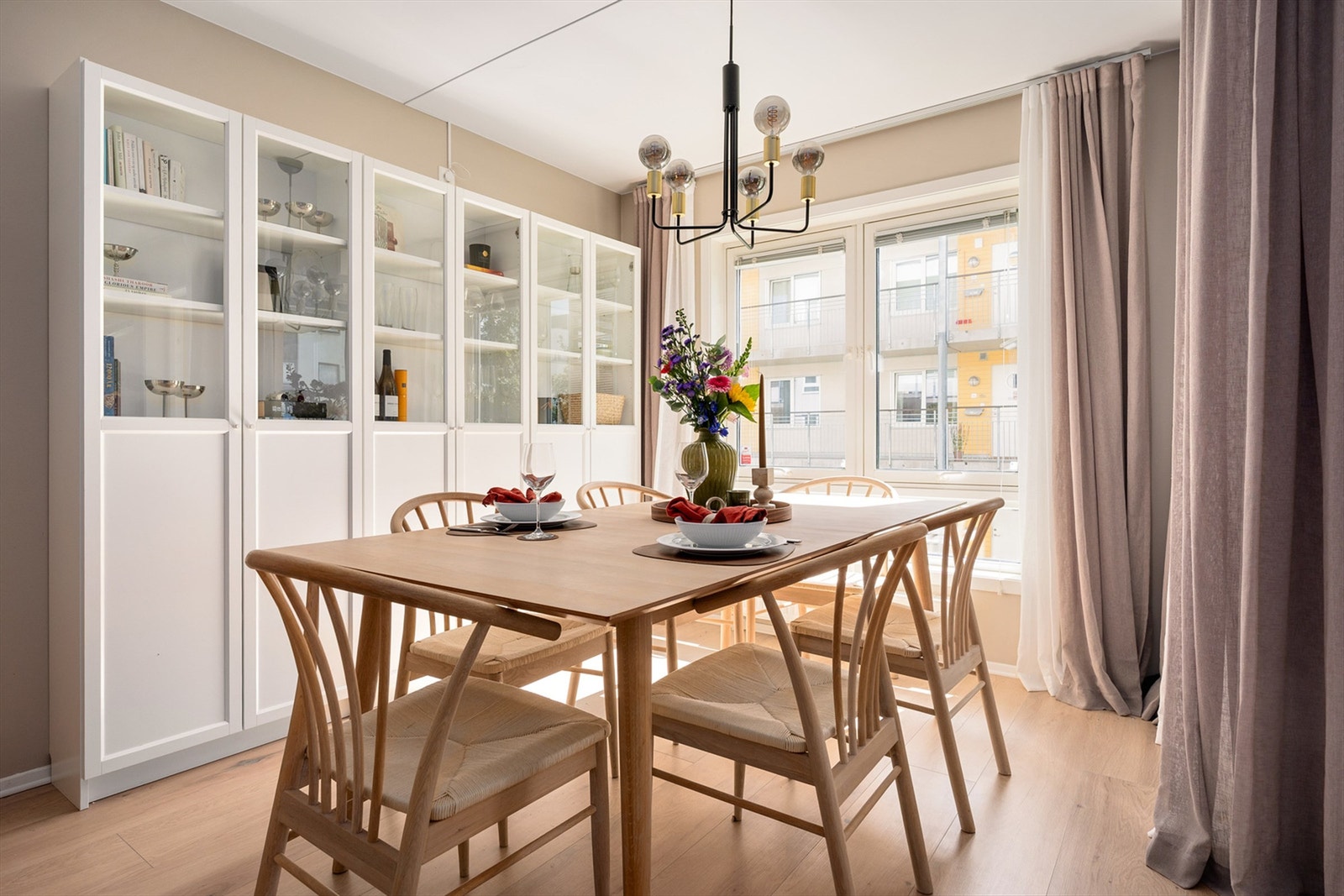 Hit kan både venner og familie inviteres til gode middager og herlige kvelder! Galleribilde