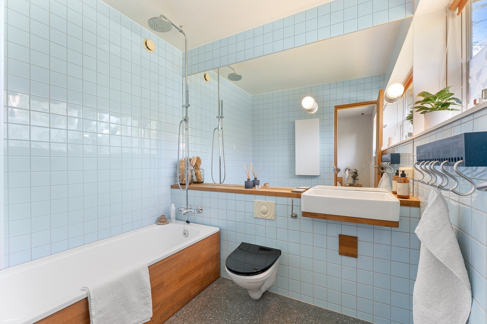 Bad i tilknytning til hovedsoverom. Galleribilde