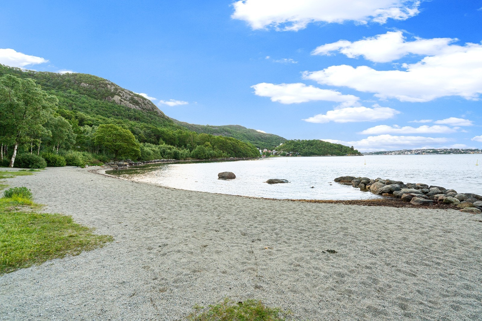Sandstranden i nærheten gir god mulighet for bading og avslapning. Galleribilde