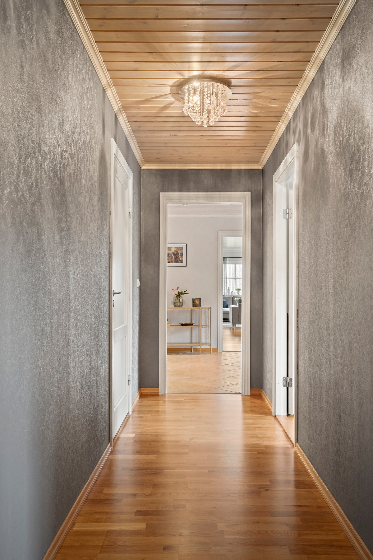 Gang med adkomst til soverom og bad. Galleribilde