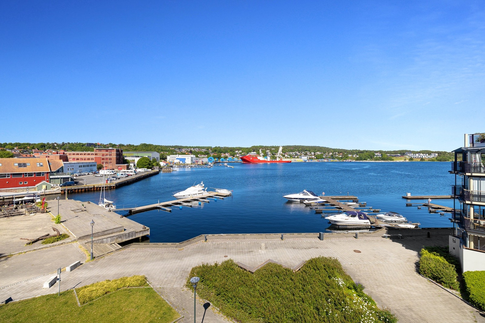 Kort vei til der det skjer, uansett hvilken retning du tar veien Galleribilde