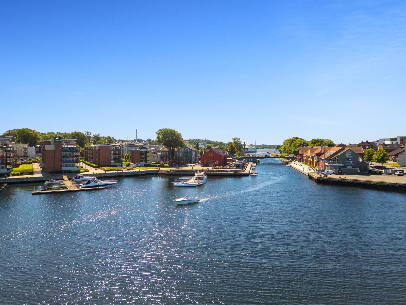 Gangavstand til sjøbadet på Jeløysiden Galleribilde