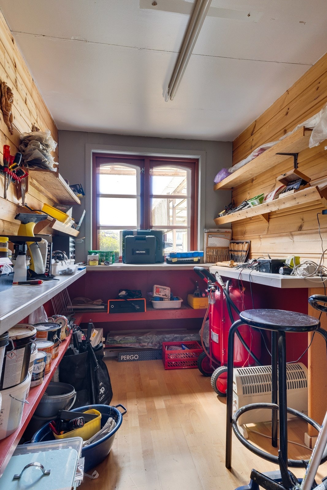 Perfekt for hobby, oppussing og praktisk bruk. Galleribilde