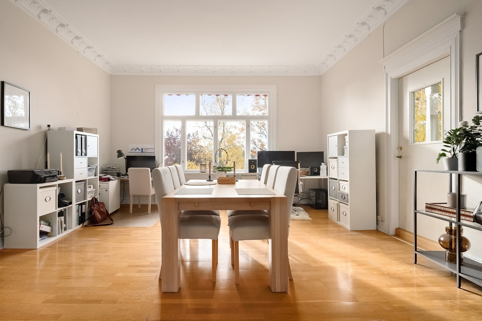 Stue i den store utleiedelen i 2. etasje Galleribilde