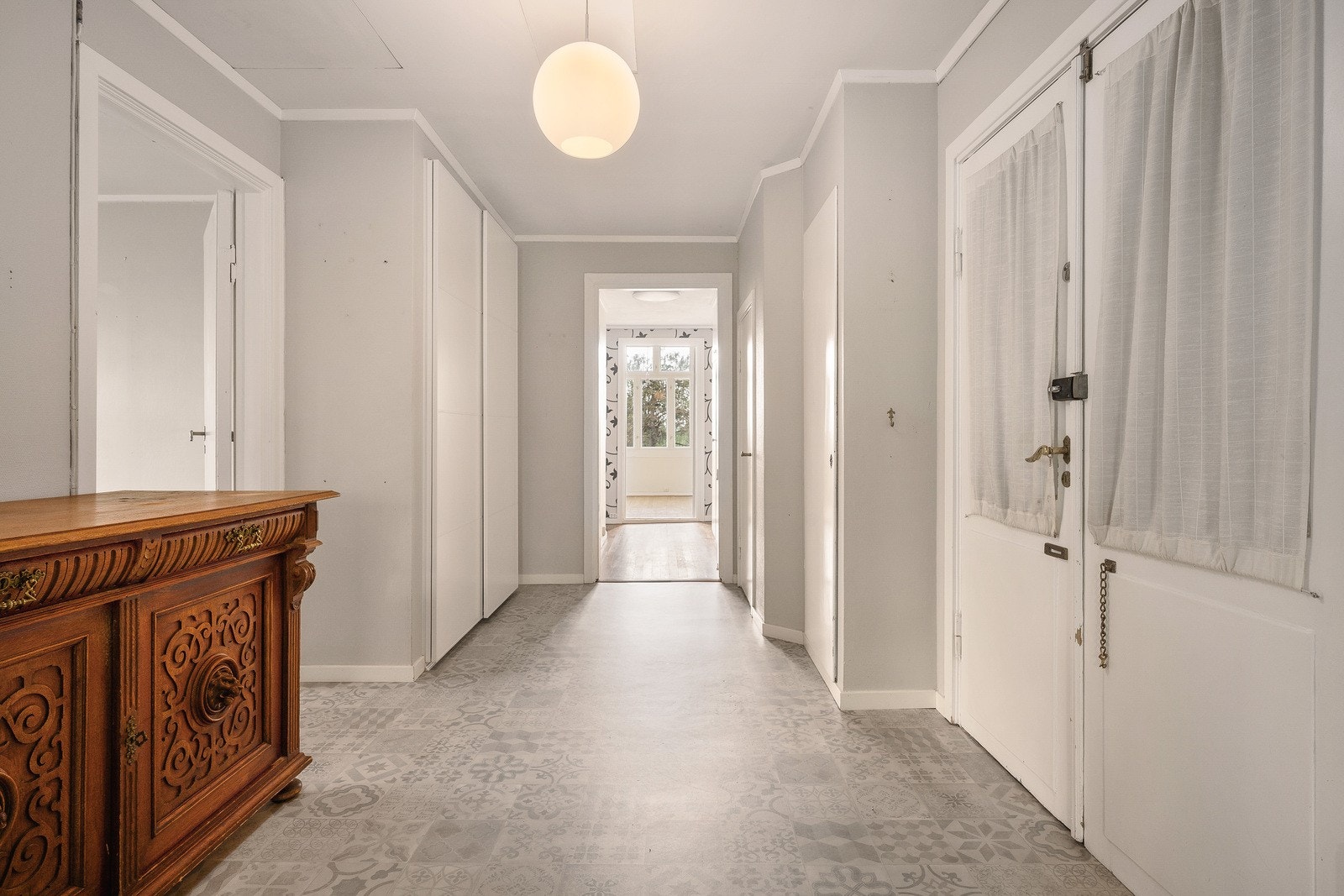 Stort og innbydende entrè/hall i 3. etasje Galleribilde