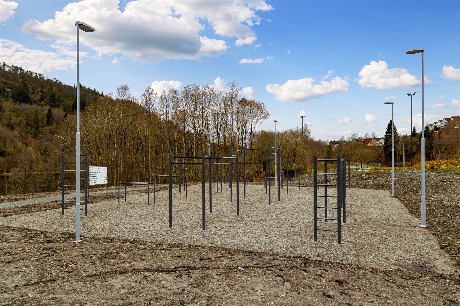 Her er også en populær tuftepark samt en nydelig turvei rundt Tranevannet Galleribilde