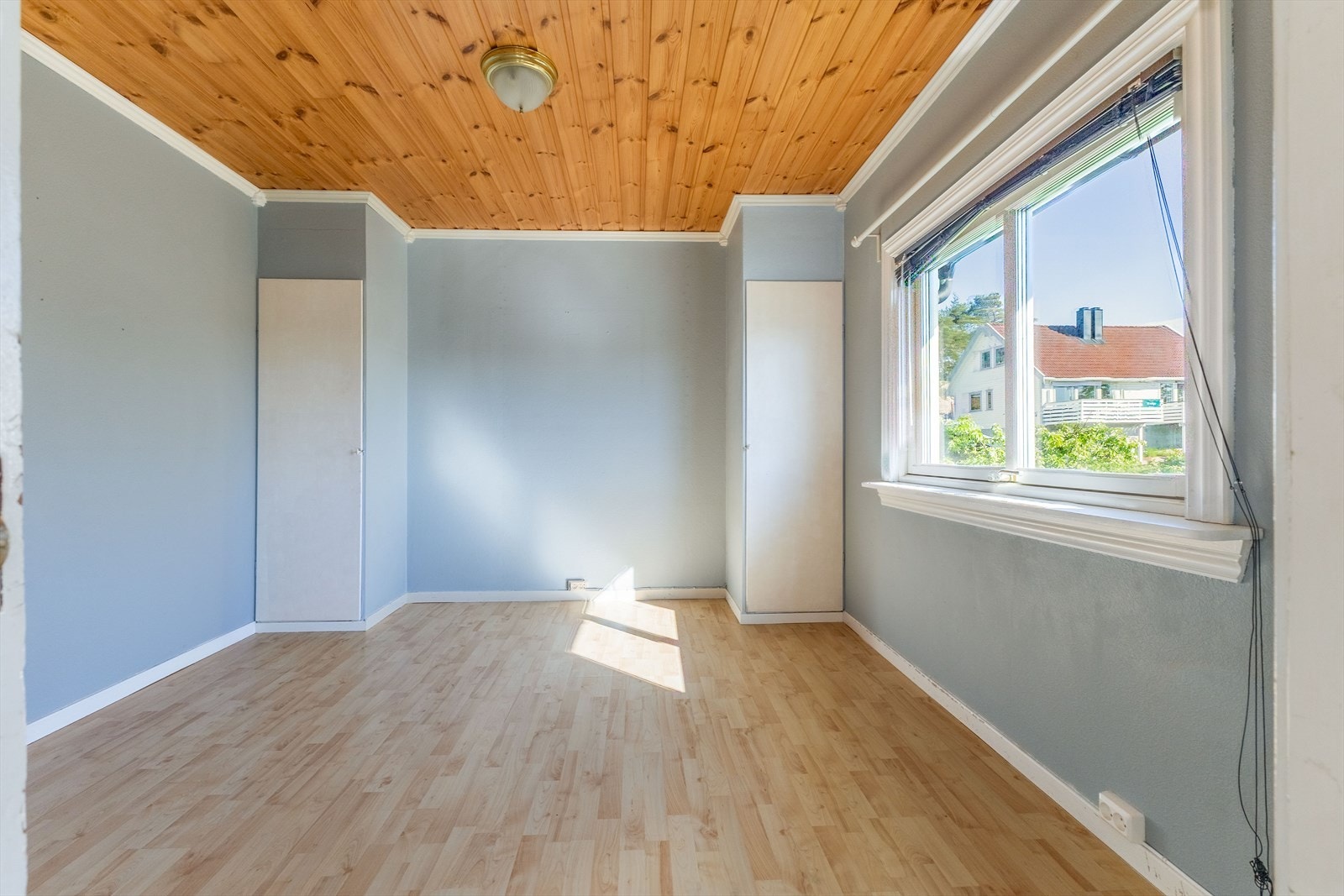 Her kan du enkelt innrede med seng, garderobe og tilhørende møblement, og skape rolige og behagelige rom for avslapning. Galleribilde