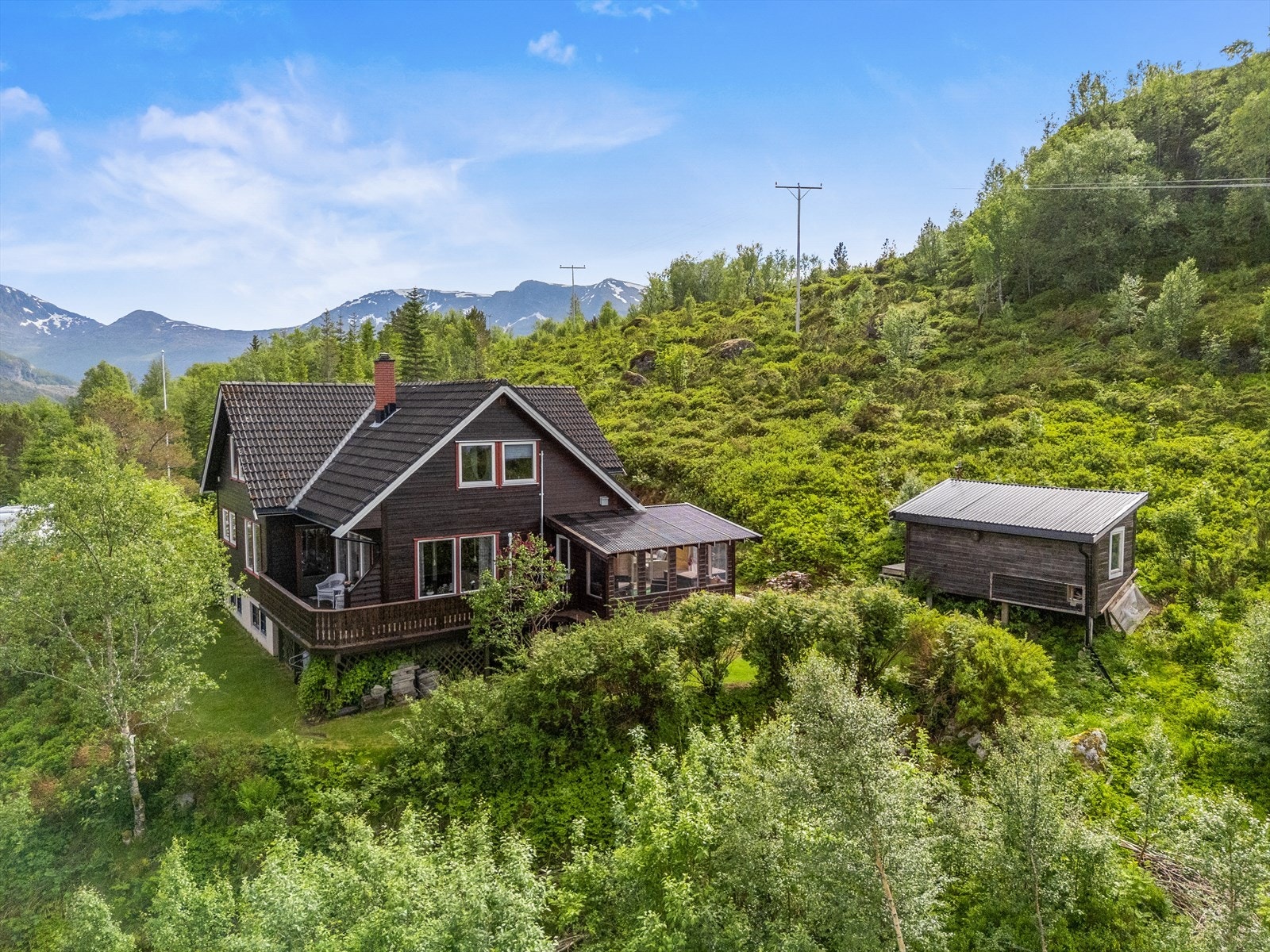 Romslig tomt med uthus (2015) Galleribilde