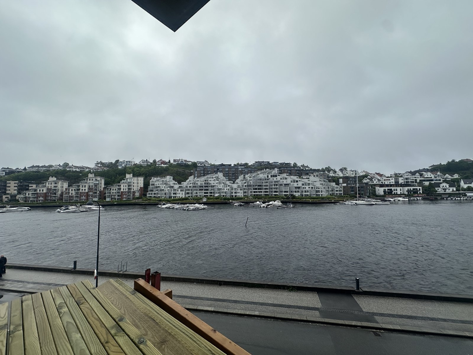 Utsikt fra balkong Galleribilde