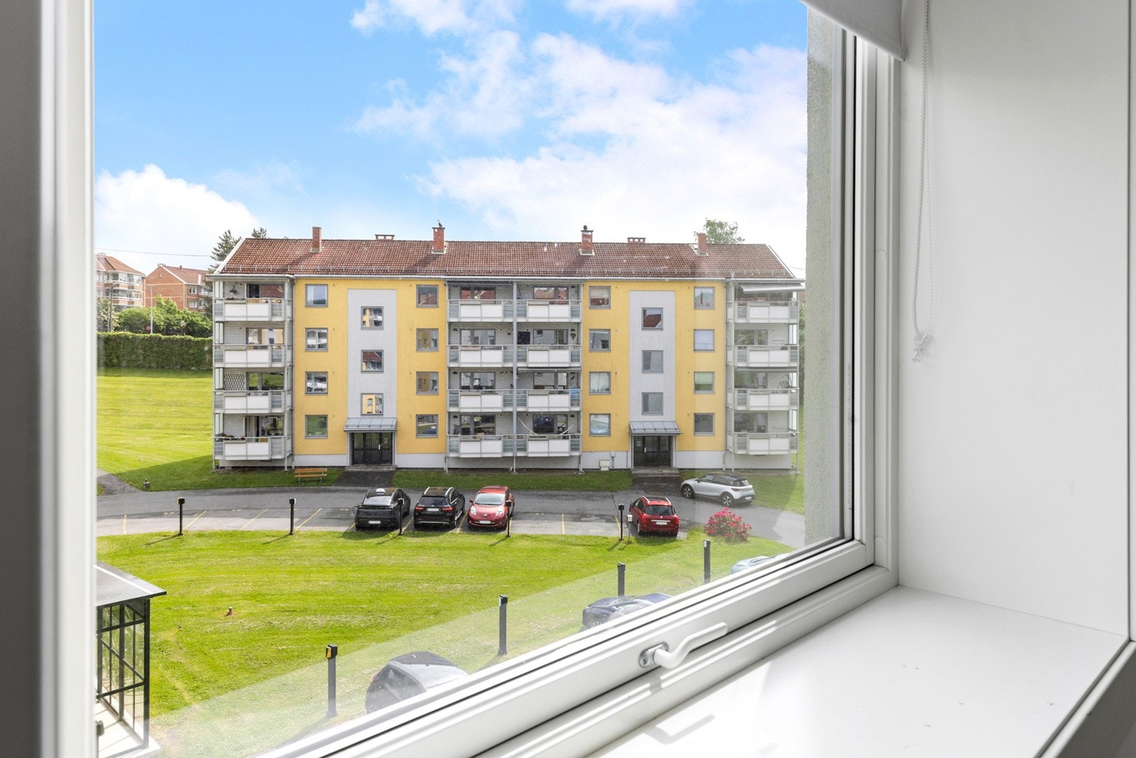 Her bor du med kort vei til både kollektivtransport og servicetilbud Galleribilde