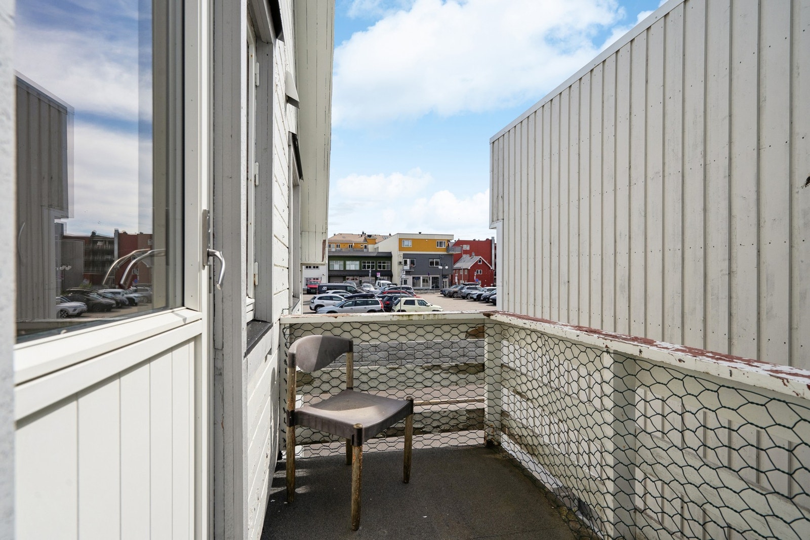 Balkongen er plassert over inngangspartiet. Galleribilde