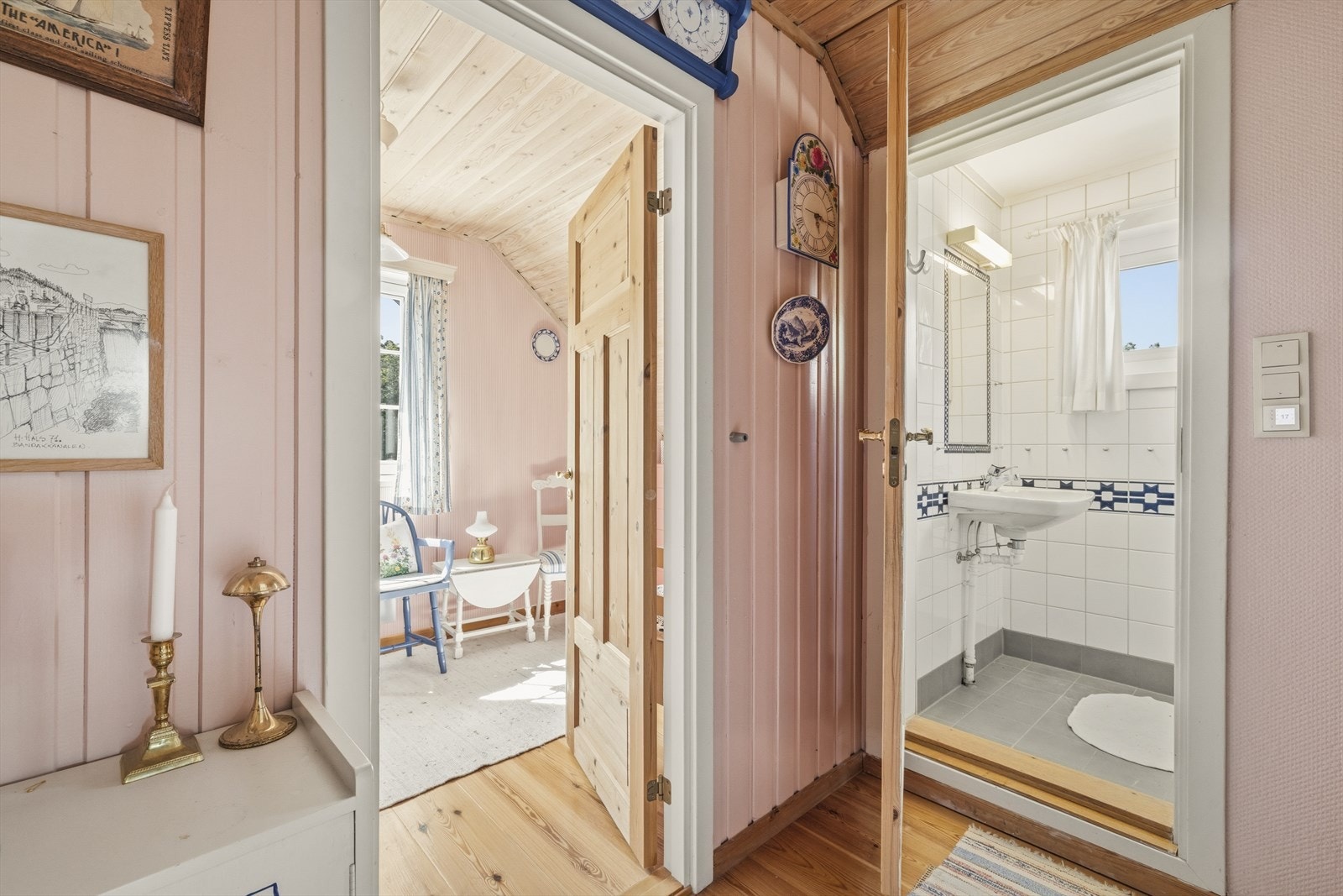 Gang i andre etasje som binder sammen soverommene og badet. Galleribilde