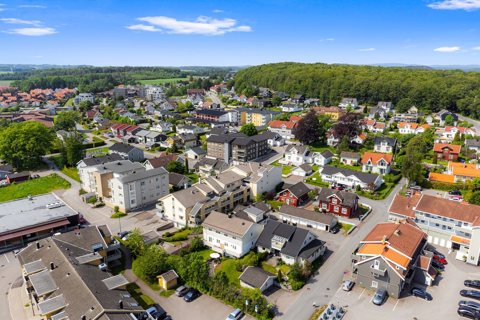 Området byr på fine tur- og rekreasjonsmuligheter, med kort vei til både skog og mark. Galleribilde