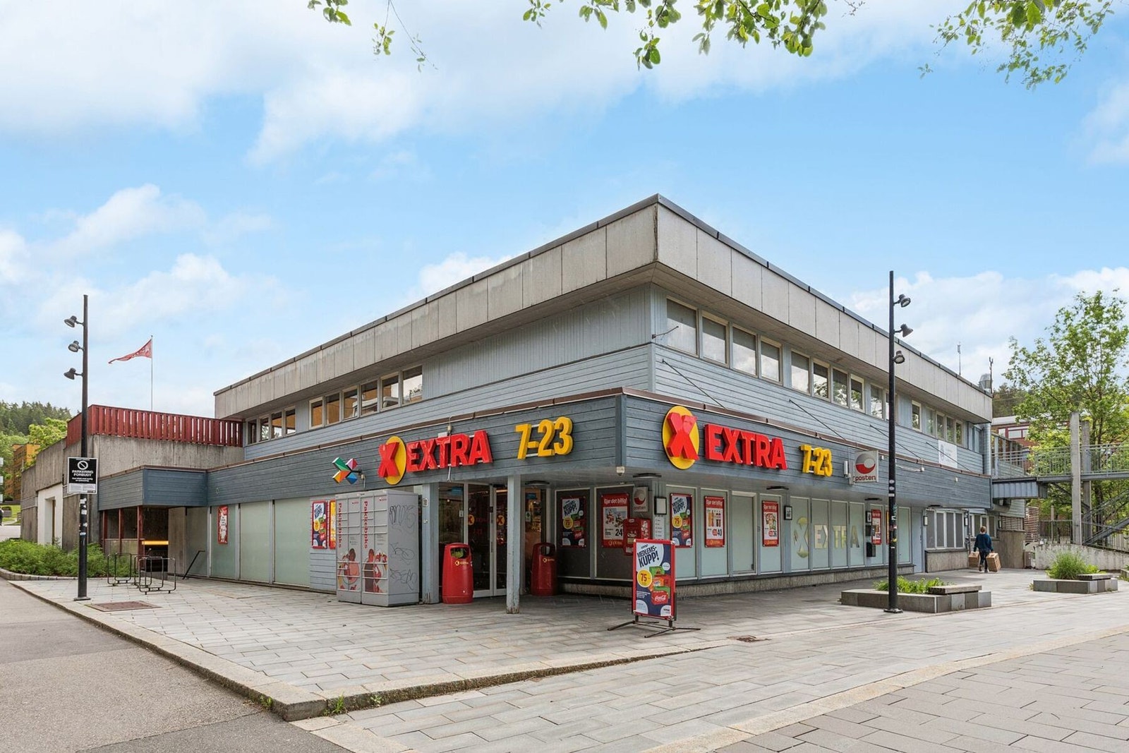 Dagligvarehandelen kan enkelt gjøres på Coop Extra med Post i Butikk i borettslaget rett ved siden av. Galleribilde
