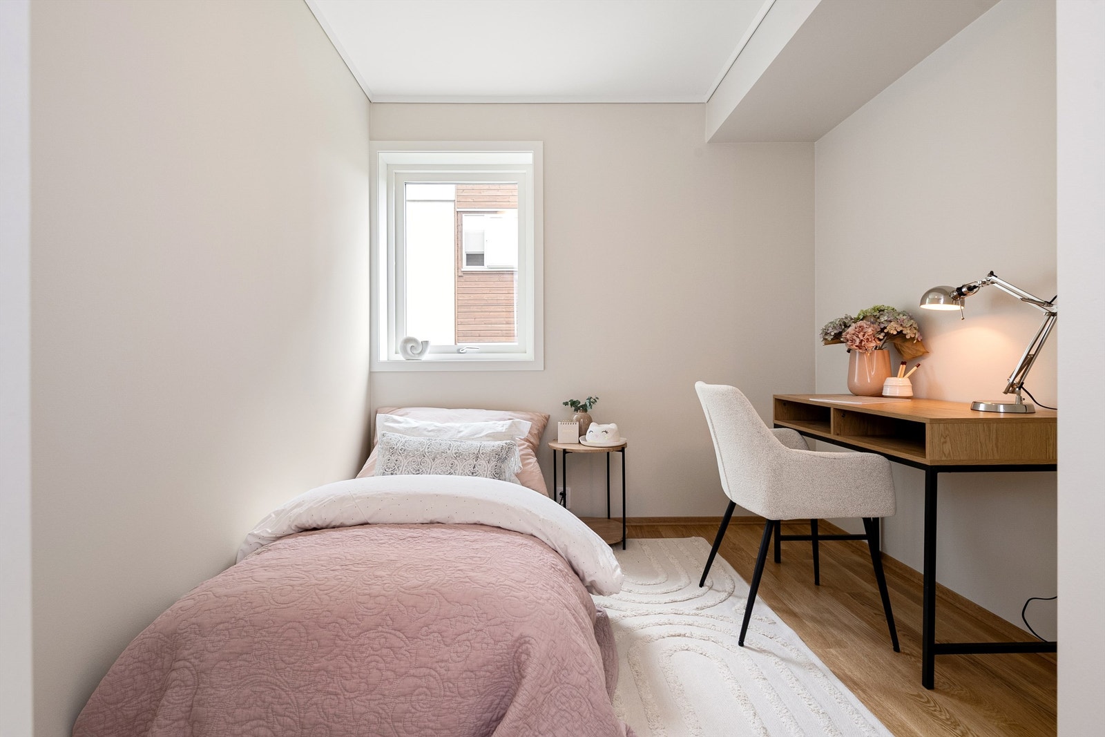 Det andre soverommet egner seg godt som barnerom, gjesterom eller kontor. Galleribilde