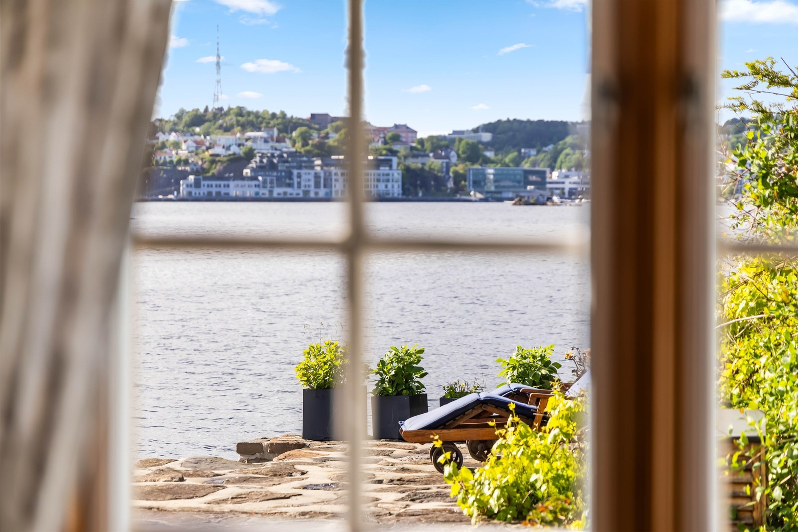 Utsikt mot Arendal sentrum. Galleribilde
