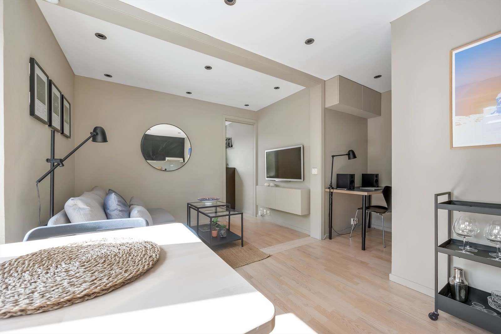 Plass til kontor i gang. Galleribilde