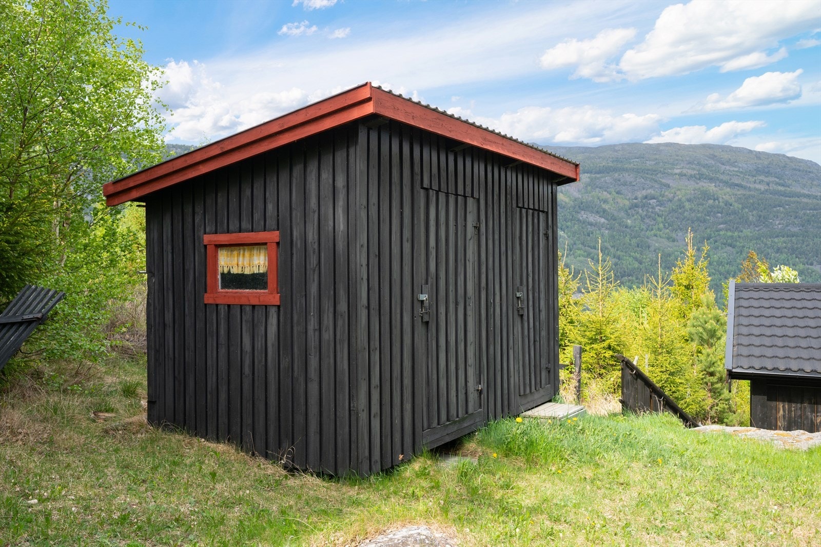 Bod og utedo Galleribilde