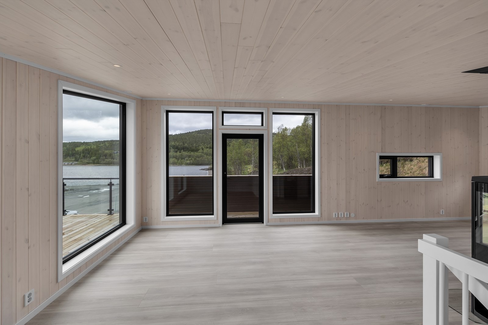Utgang til veranda fra stue Galleribilde