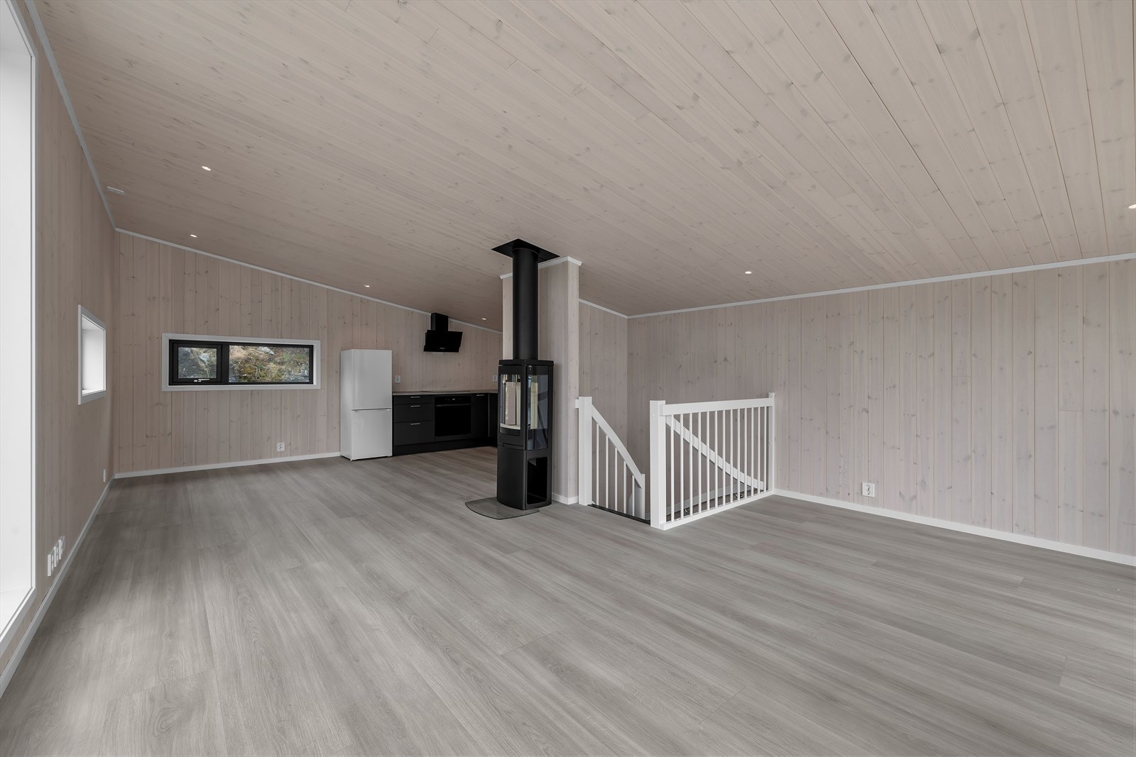 Vedfyrt ovn montert som tilleggsutstyr Galleribilde