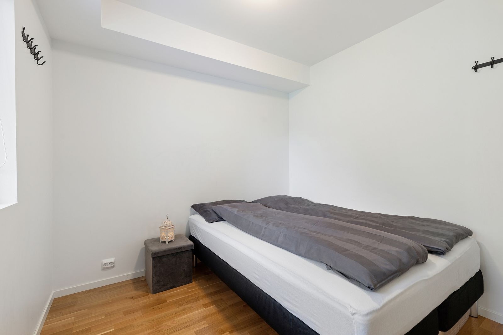 Soverom 2 med avsatt plass til garderobeskap. Galleribilde