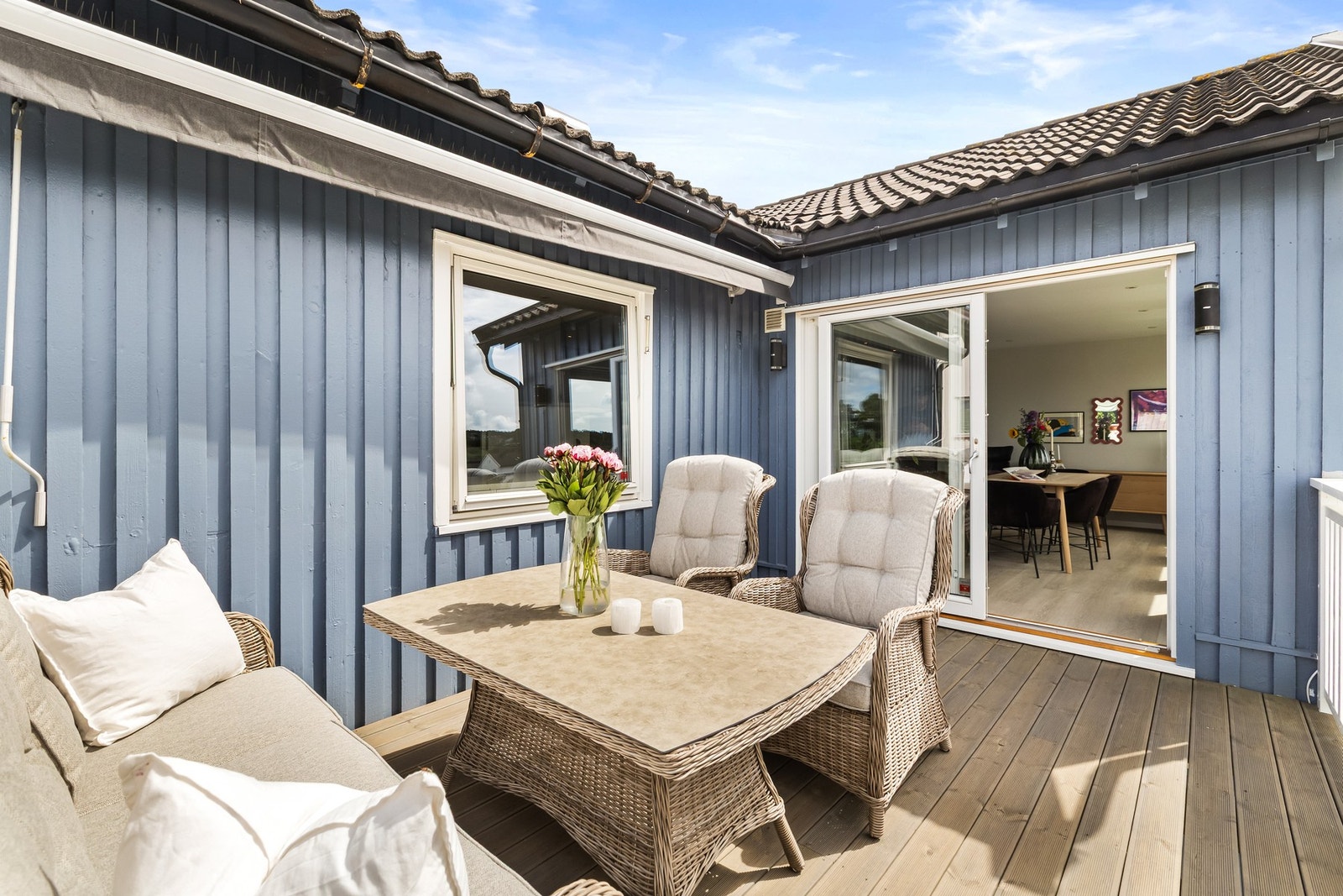 Utgang til balkong fra stuen Galleribilde