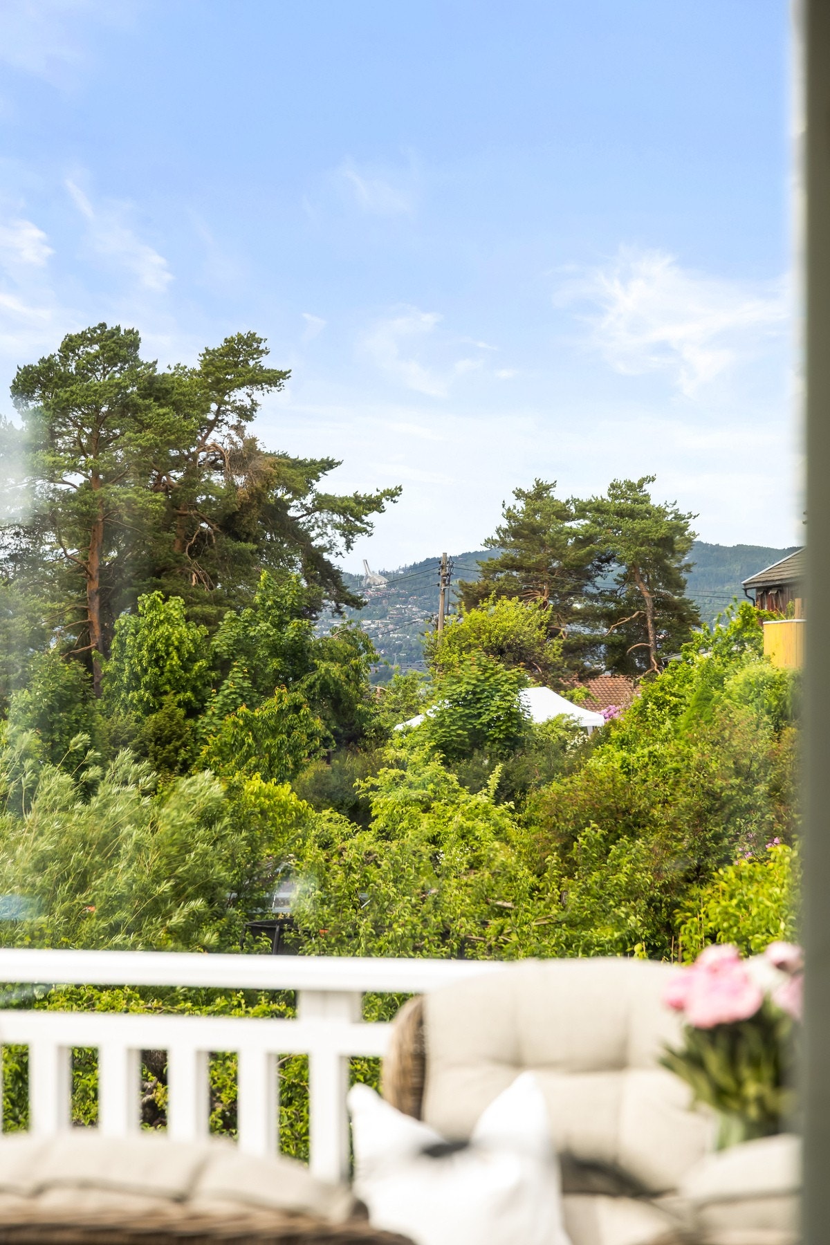 Utsikt mot Holmenkollen Galleribilde