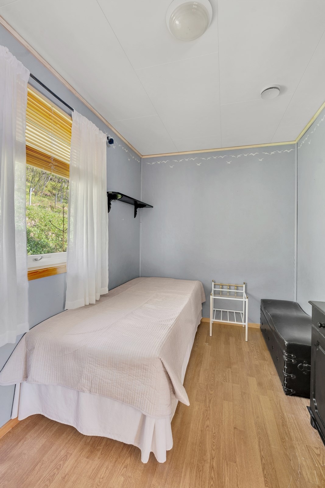 Lyst og hyggelig soverom 2- perfekt som f.eks gjesterom. Galleribilde