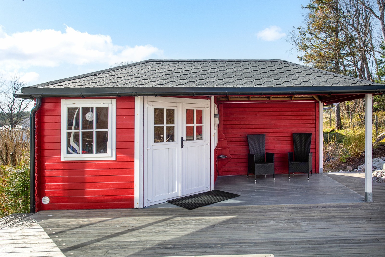 Uthus med lagerrom Galleribilde