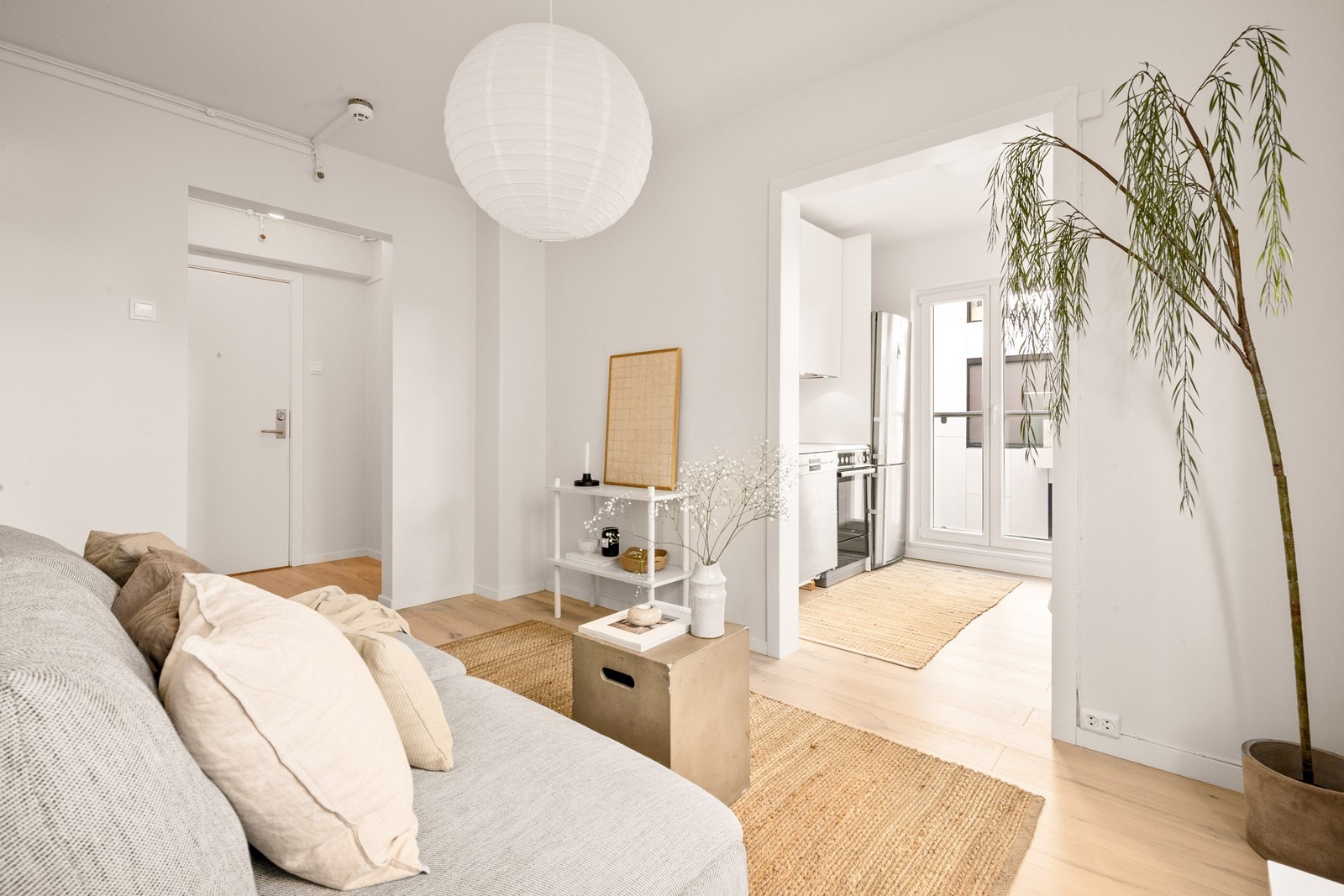 Leiligheten er nylig oppgradert med 1-stavs eikeparkett Galleribilde