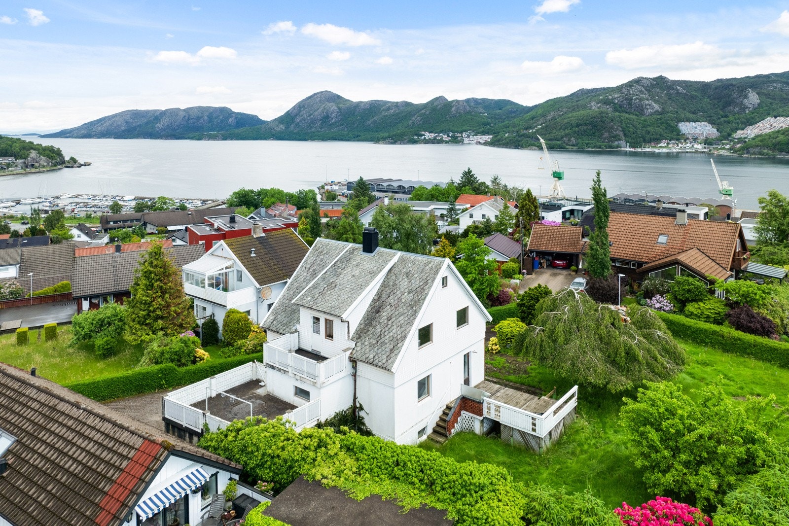 HAGA BOLIG AS Trones - Murhus i ettertraktet og familievennlig område.