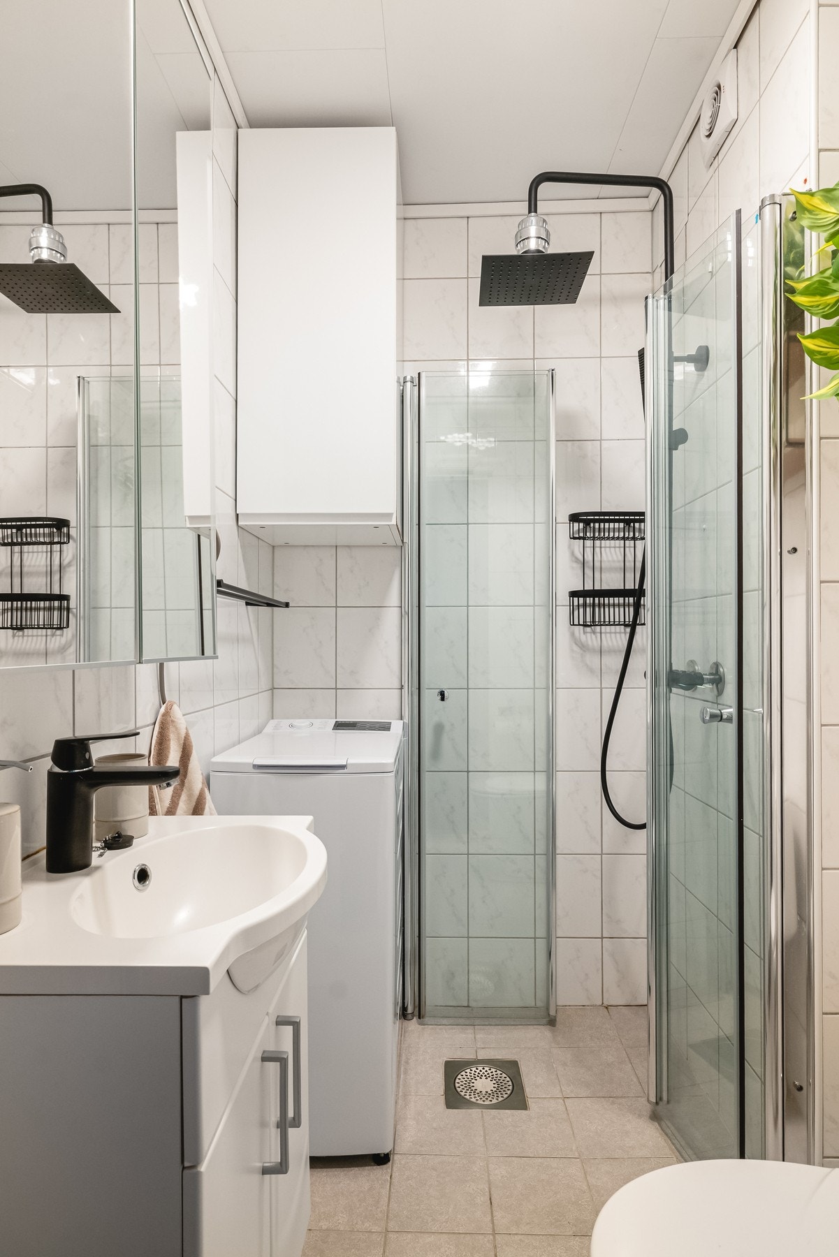 Badet har varmekabler i gulv Galleribilde