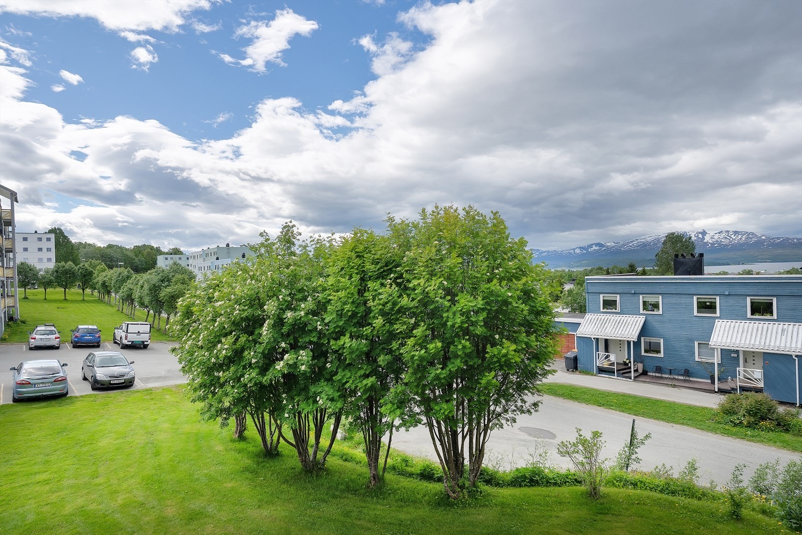 Utsikt fra balkongen mot sør. Galleribilde
