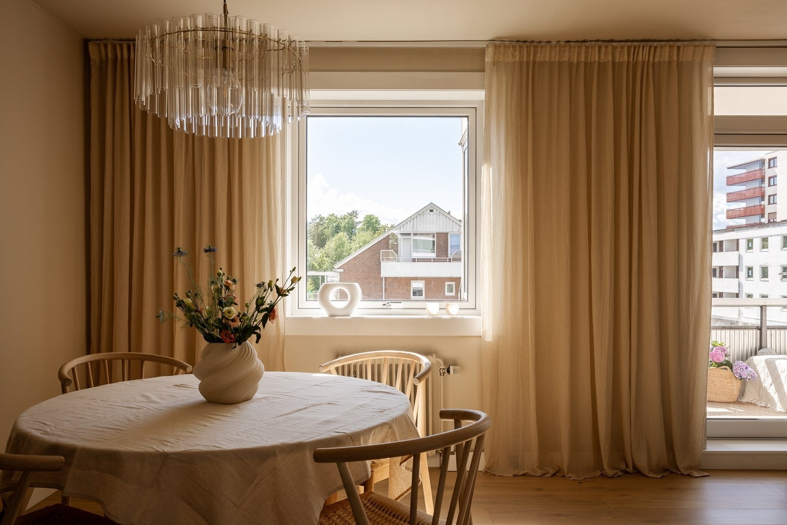 Her har du god plass til å invitere til en bedre middag! Galleribilde