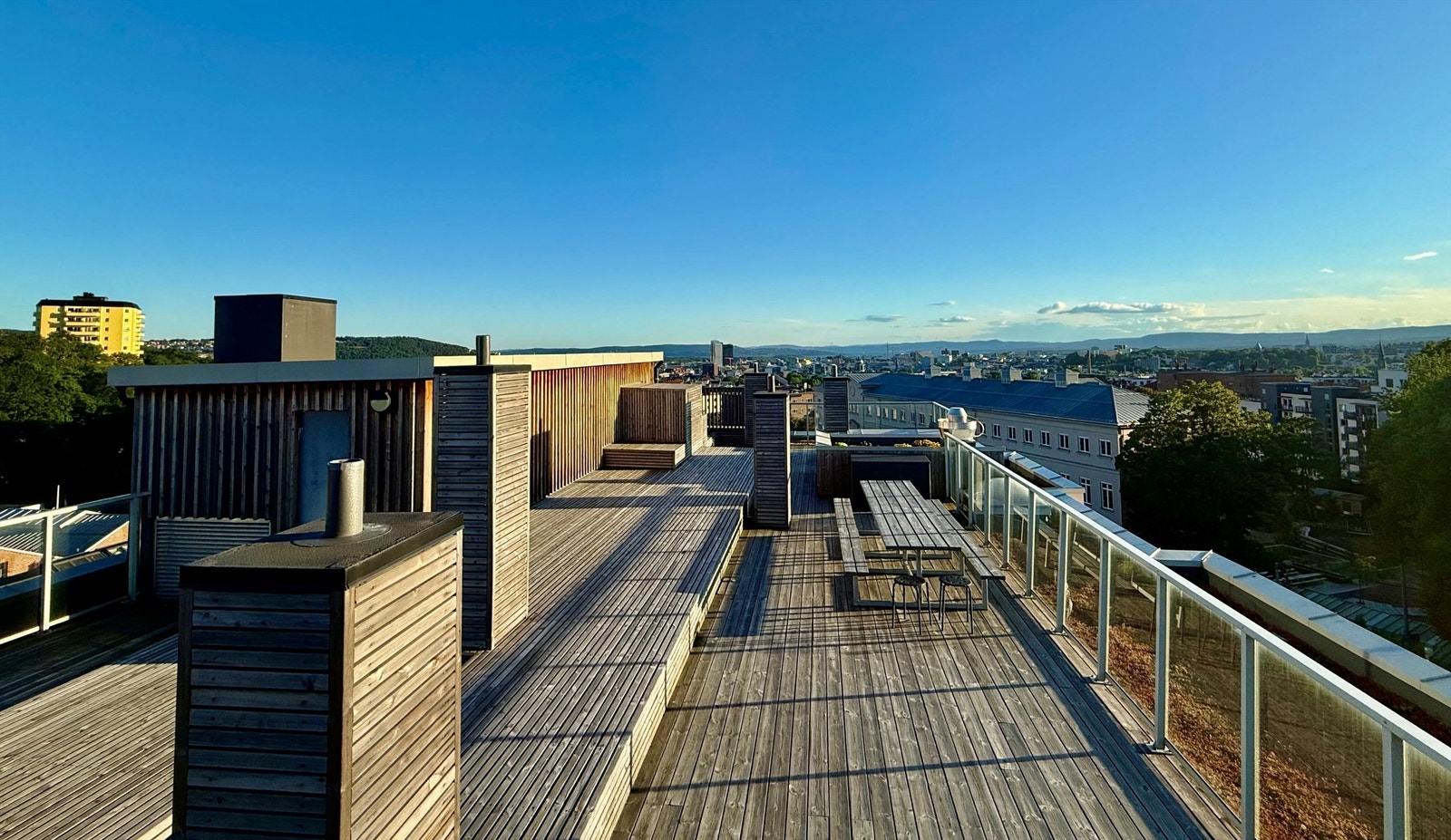 Beboerne har tilgang til felles takterrasse i 8. etasje Galleribilde