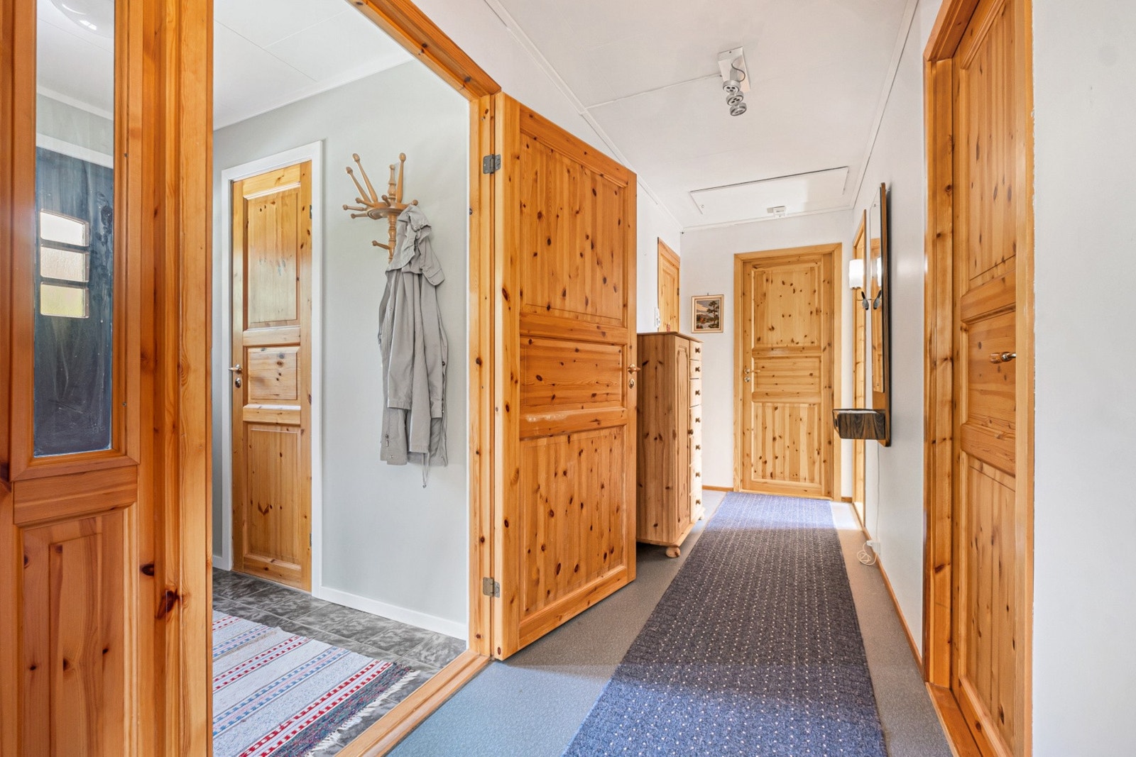 Gangen mellom soverommene og badet. Galleribilde