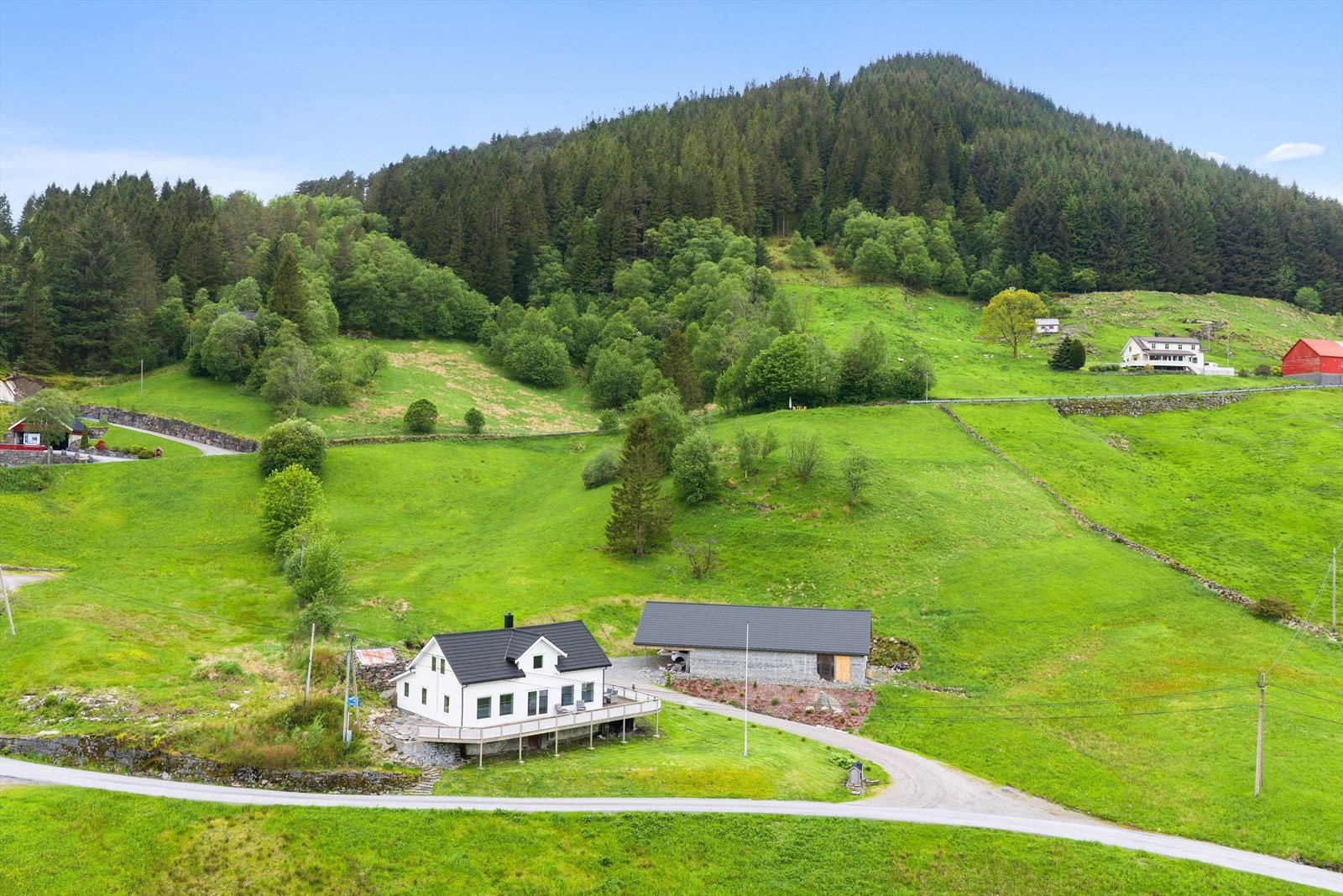 Velkommen til Dalsbygda 177 ! Eiendommen presenteres av Eiendomsmegler Norge v/Harald Høyland Løndal. Galleribilde
