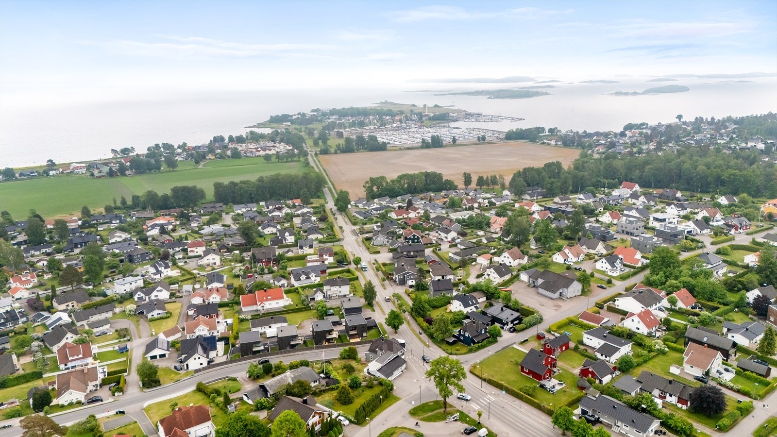 Oversikt over nærområdet med Ringshaug og Vallø i front. Galleribilde