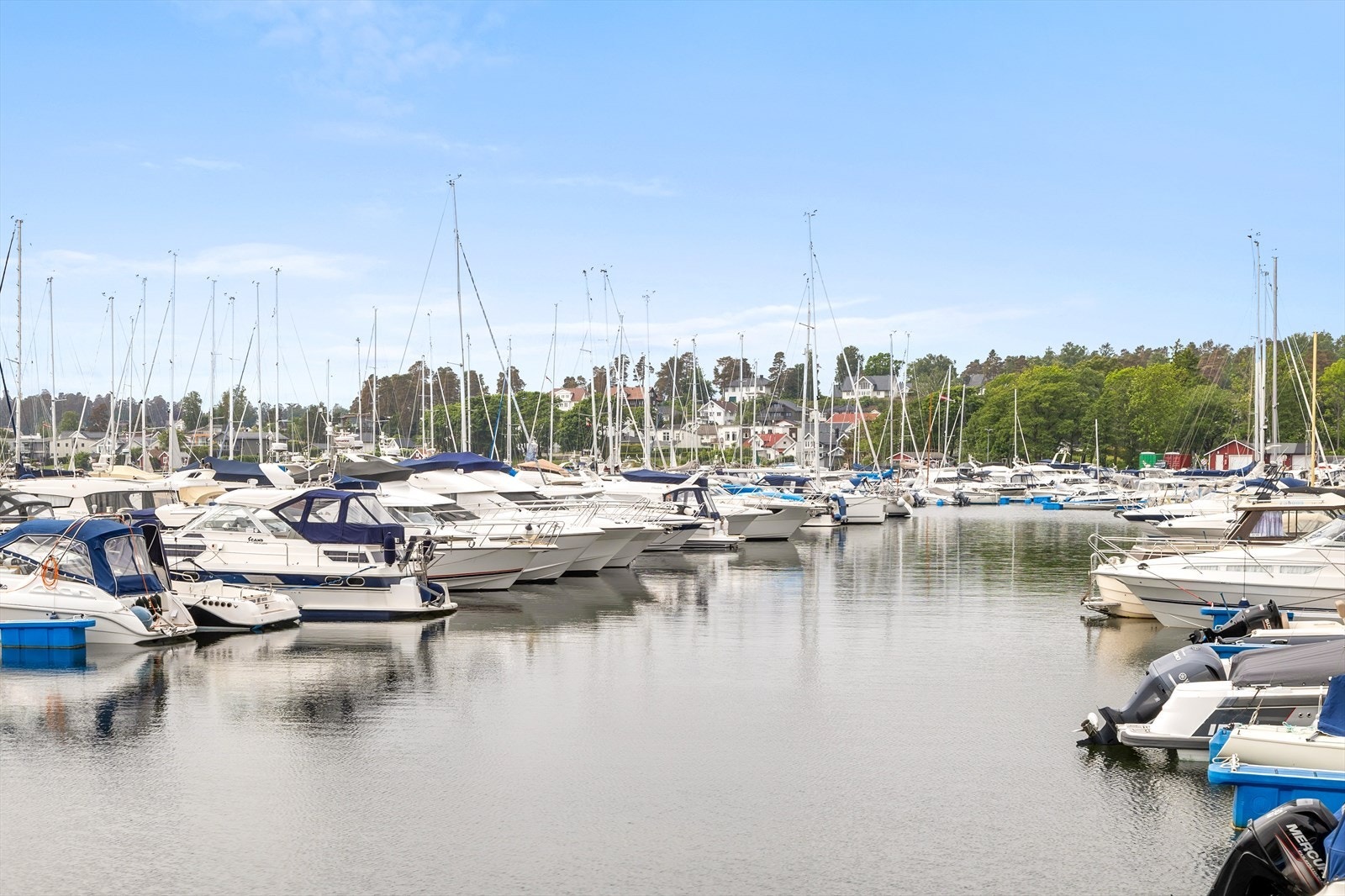 For de båtinteresserte er det kort vei til Vallø marina. Galleribilde