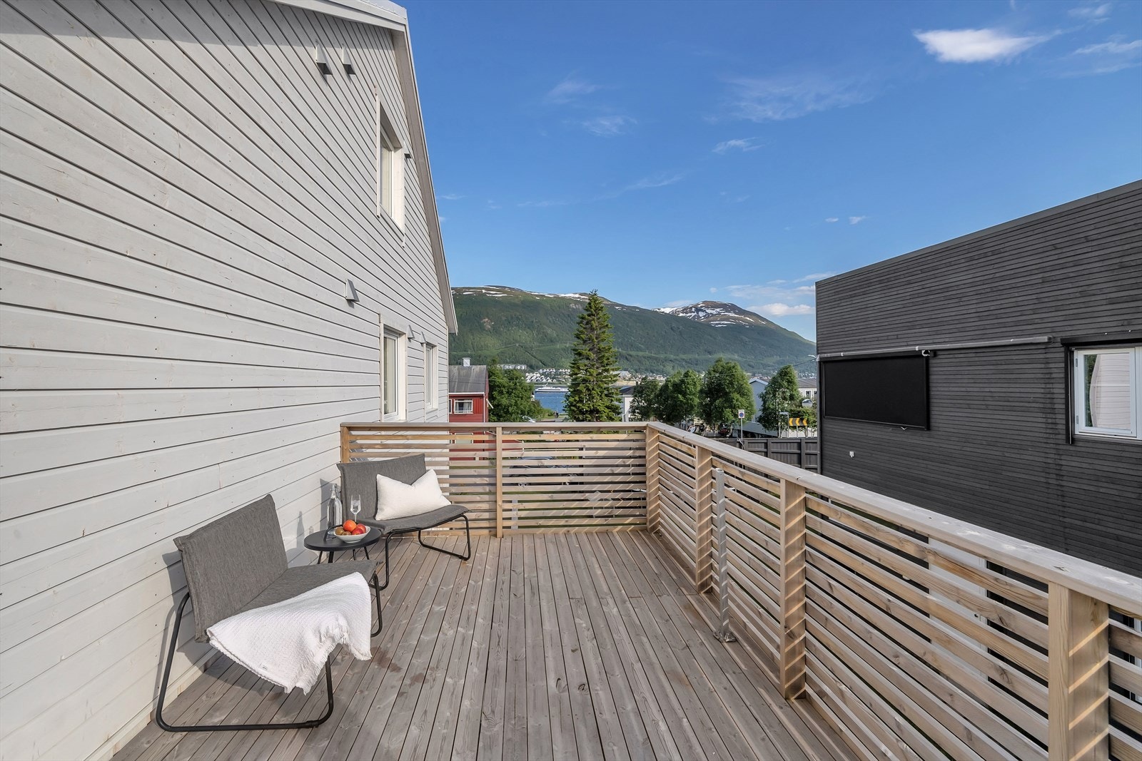 Solrik og sørvest vendt terrasse Galleribilde