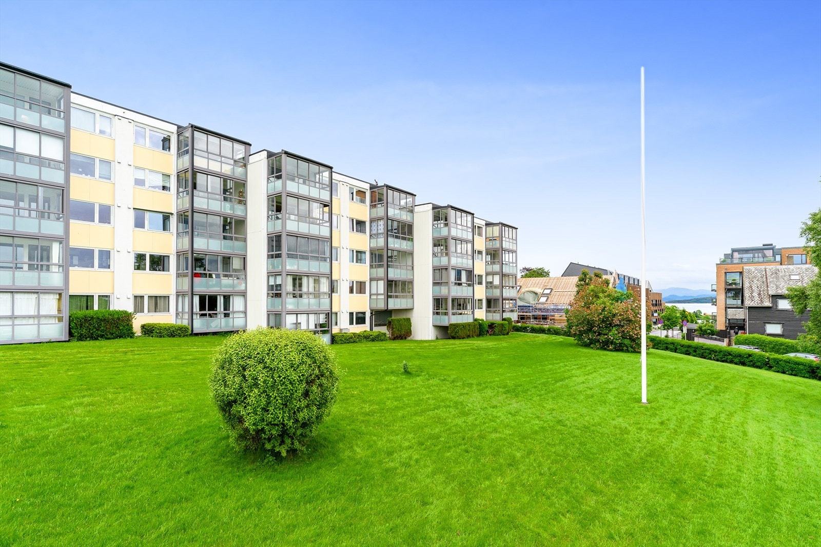 EiendomsMegler 1 Stavanger Hillevåg - Romslig og oppgradert andelsleilighet med 3 soverom og sørvendt innglasset balkong |
