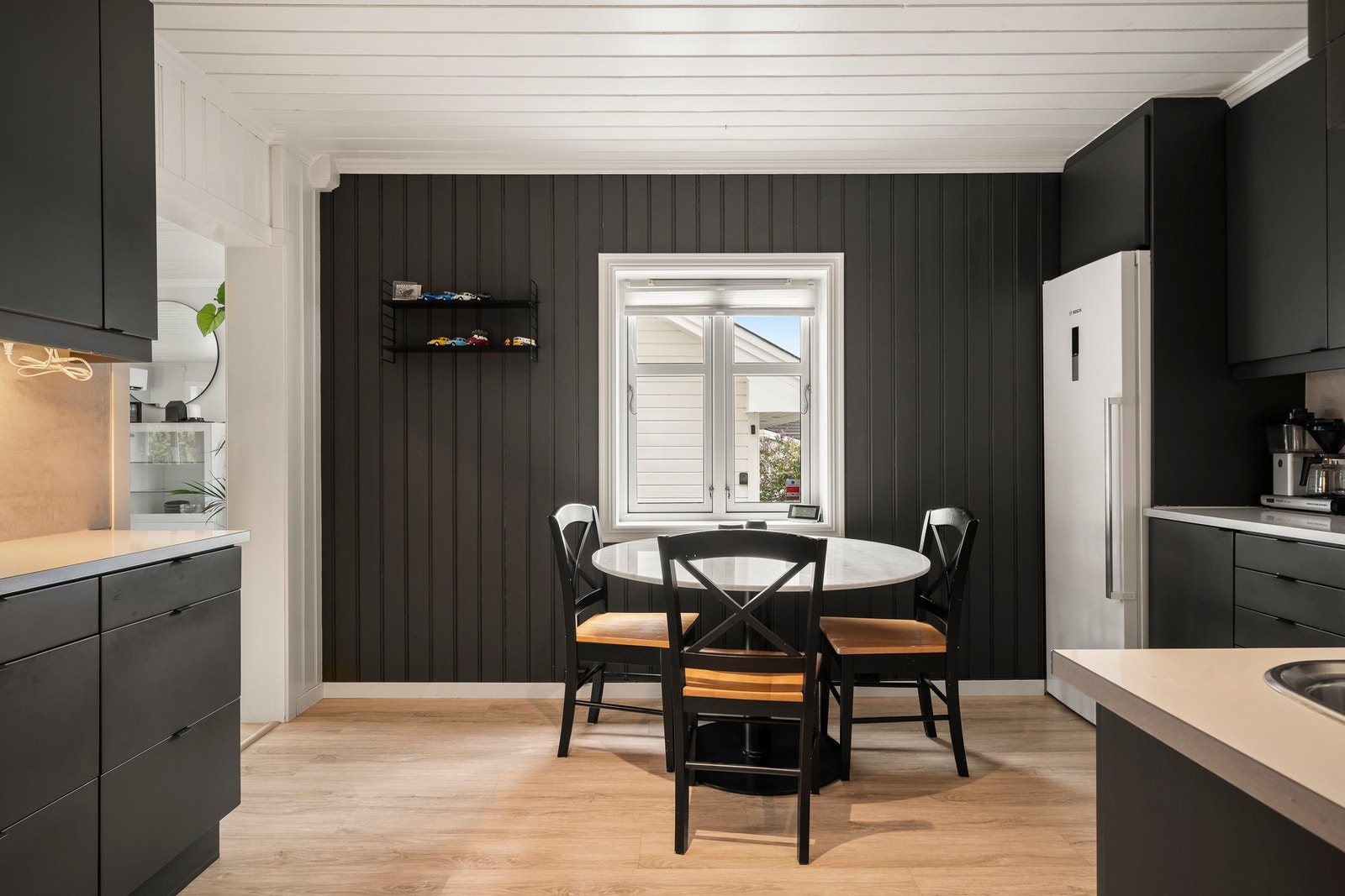 Velegnet plass til frokostbord. Galleribilde