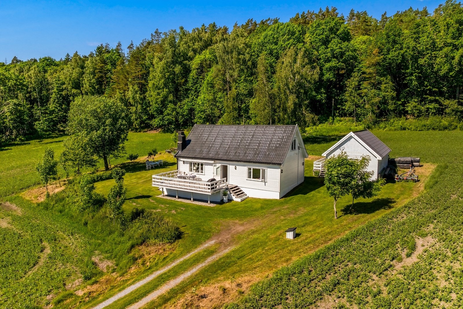Landlig og idyllisk beliggenhet. Galleribilde