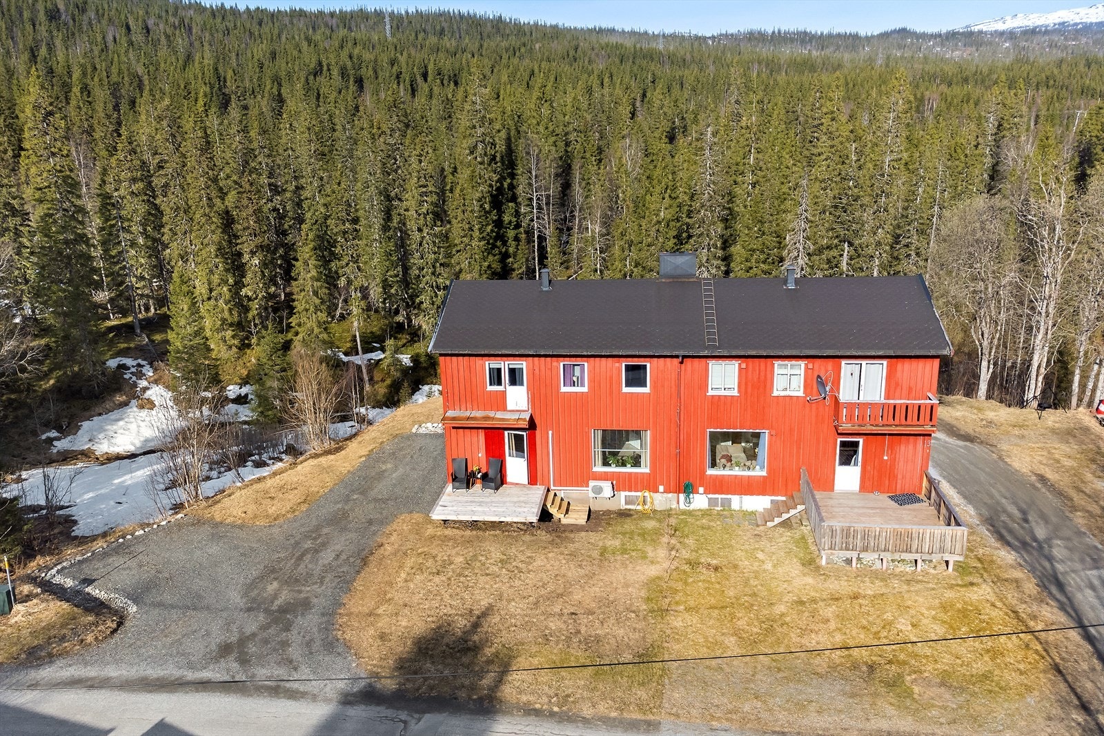 Barnevennlig beliggenhet i et stille og rolig boligområde med gode solforhold. Galleribilde