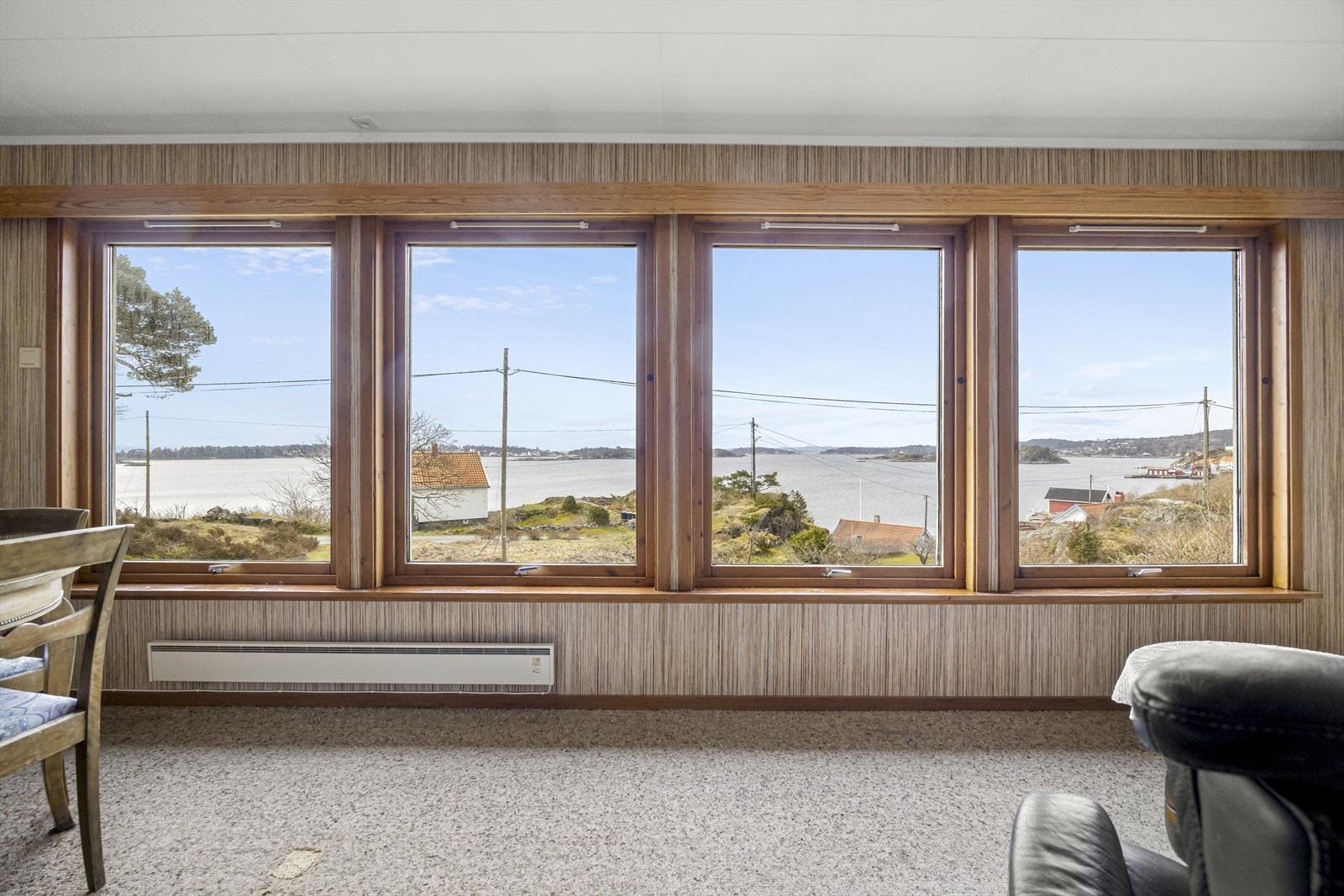 Stue med panoramautsikt. Galleribilde