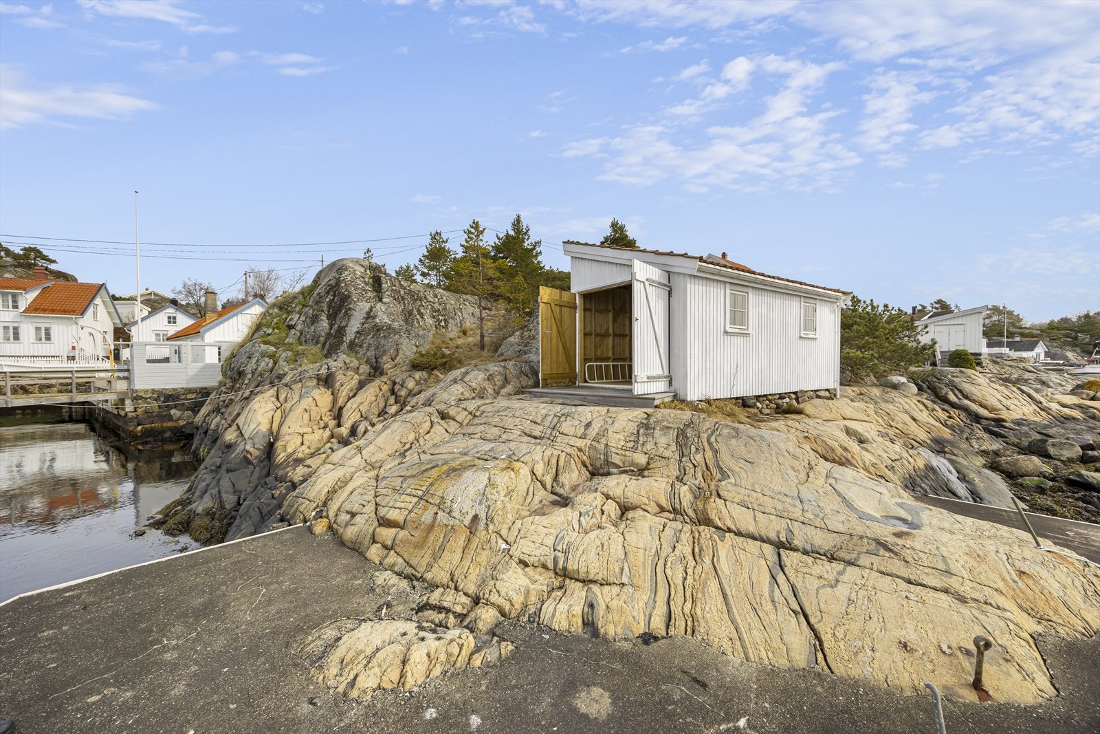 Sjøbod oppført 2021. Galleribilde