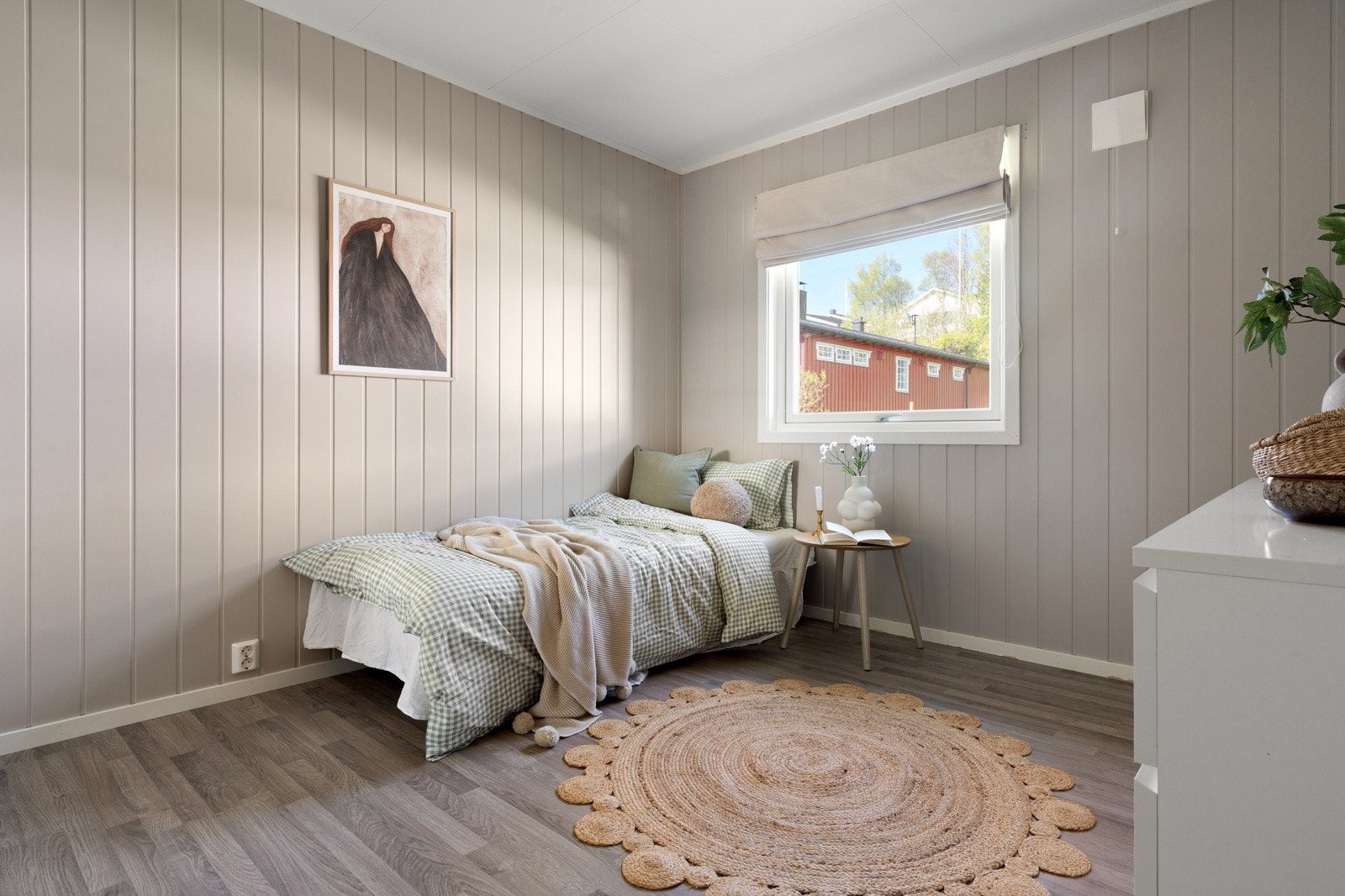 Et lyst og trivelig soverom - Perfekt som barnerom, gjesterom eller hjemmekontor. Galleribilde