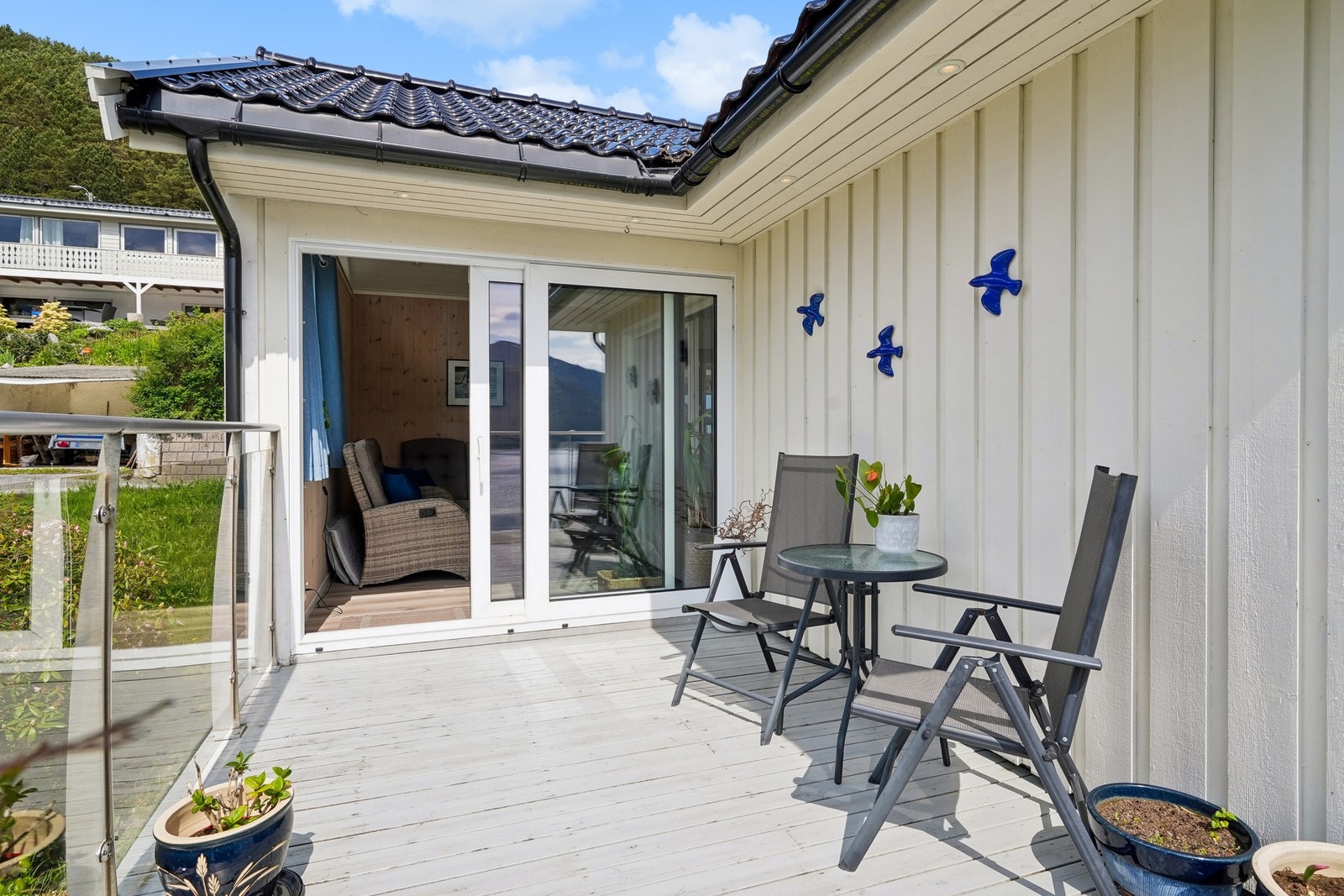 - denne ble sammen med verandaen oppført i 2013. Galleribilde