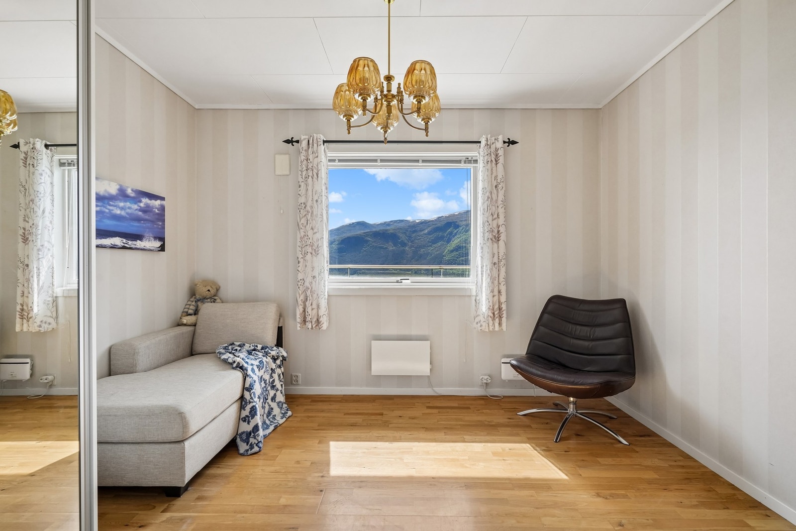 Soverommene er av fin størrelse og har plass til ønsket møblement. Galleribilde