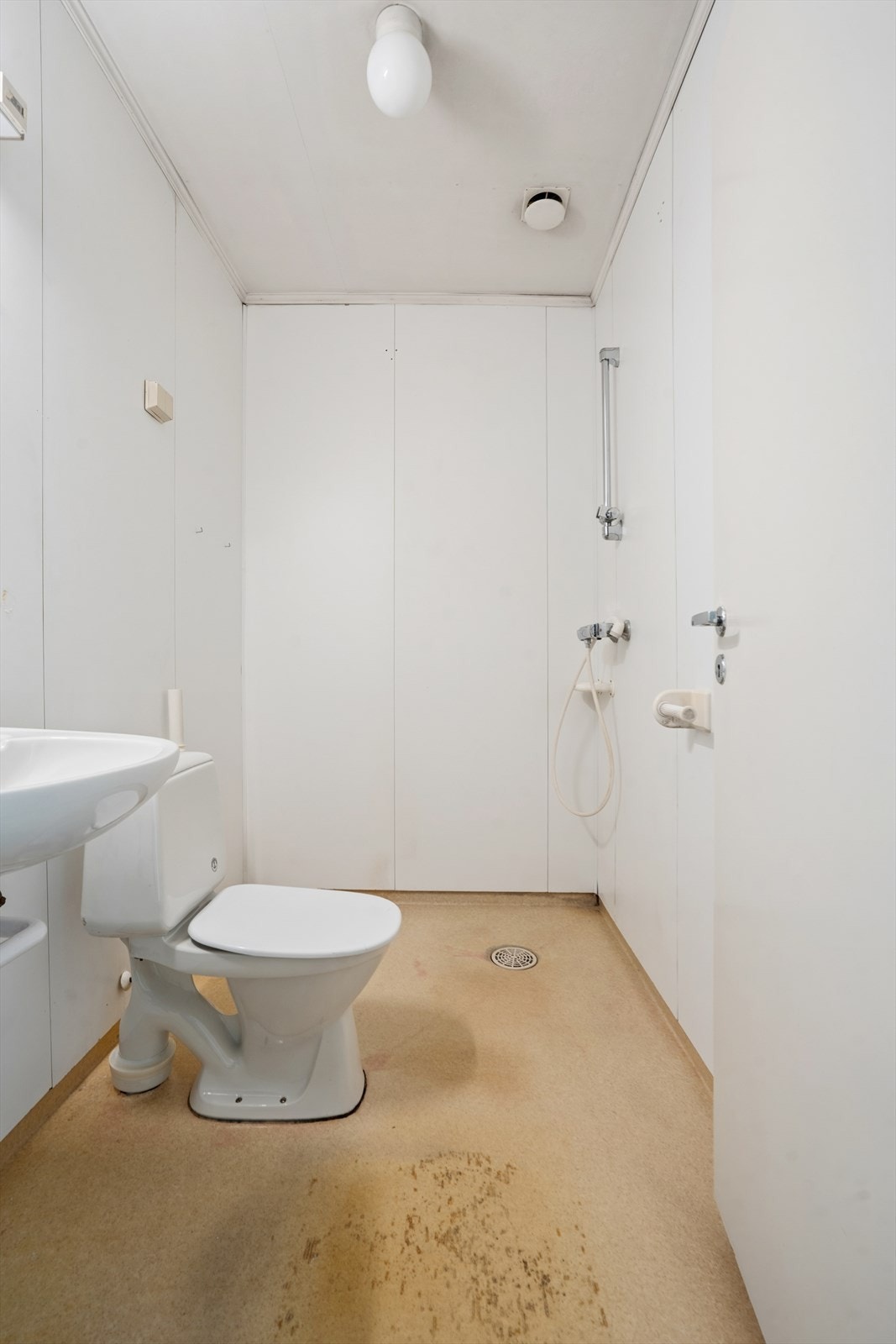 Badet er fra 1987 og renovering må påregnes Galleribilde